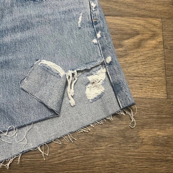 AGOLDE Cut-Off Jean Shorts in 'Fall Out' Blue Size 30 - Picture 10 of 12